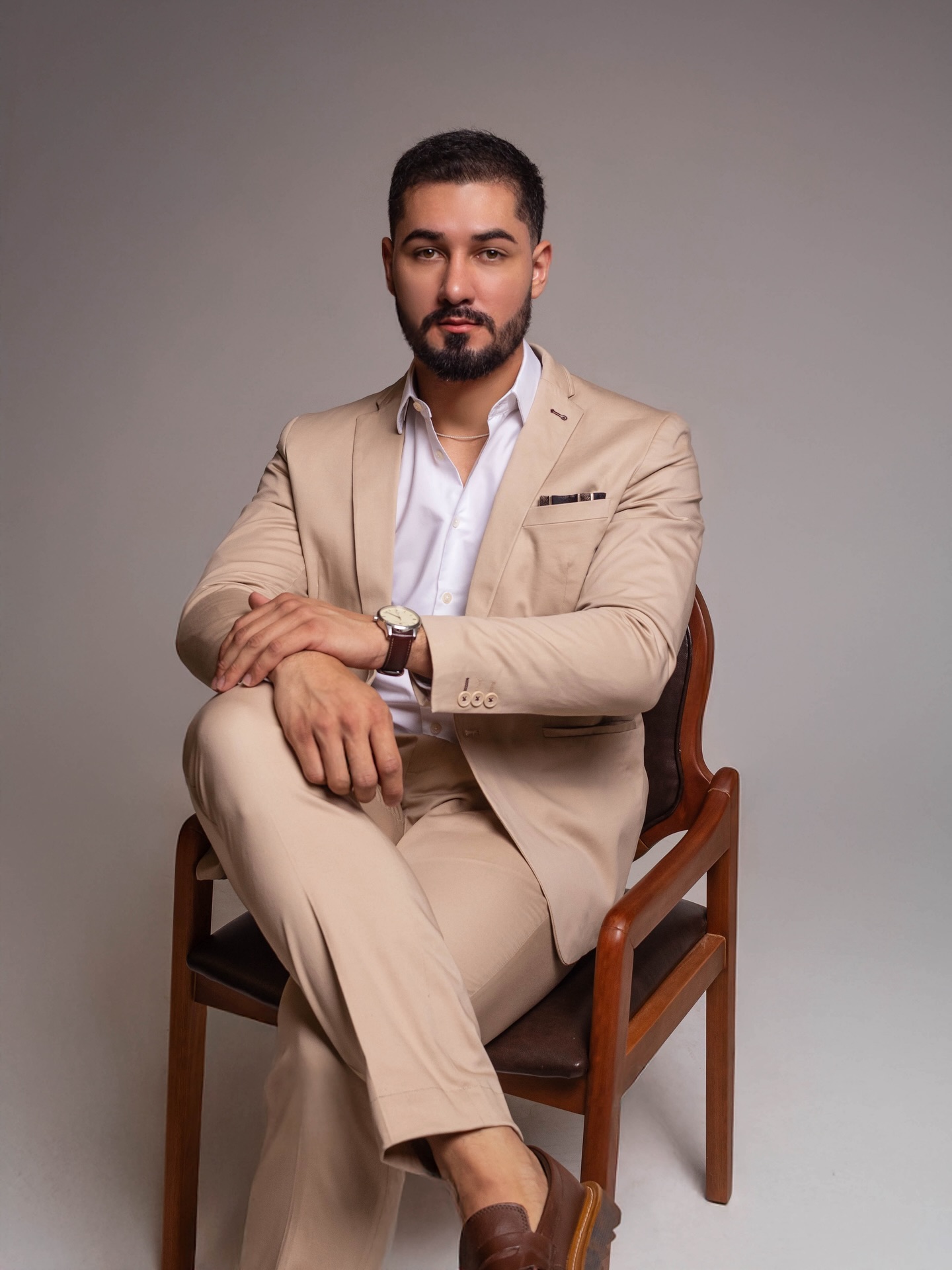 Dr. Leonardo Cruz